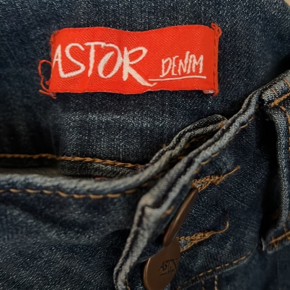 Astor Denim Junior Jeans Size 7 in EUC - Picture 2 of 7
